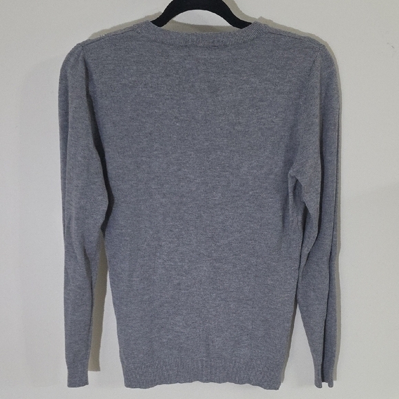Silver Gray Crew Neck Sweater with Heart Design - Picture 4 of 5